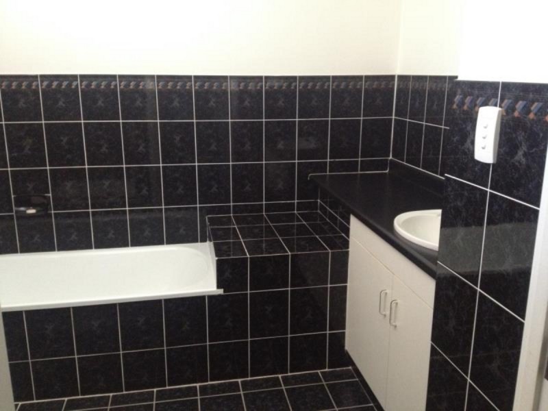 2/24 Forbes Avenue, Frenchville QLD 4701